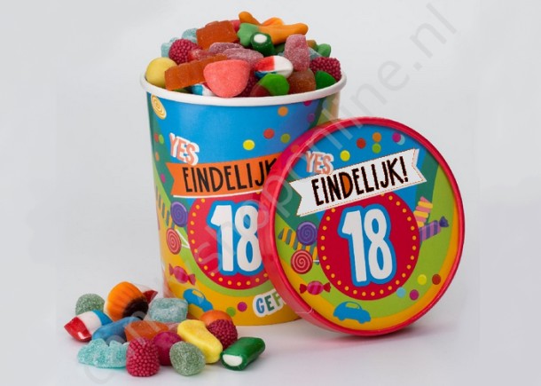 Candy Bucket "18 JAAR" met 500gr. snoepmix