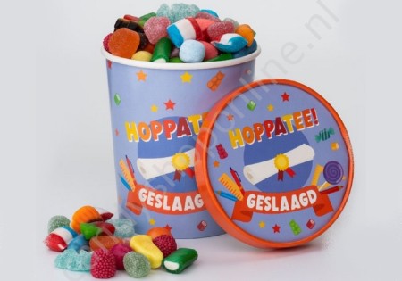 Candy Bucket "GESLAAGD SCHOOL" met 500gr. snoepmix