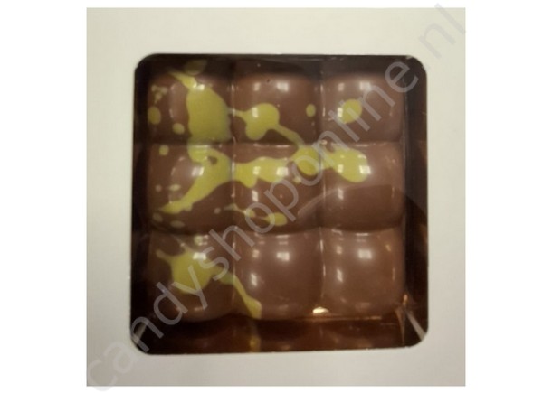 Belgische Melkchocolade reep Pistachevulling met knapperige Kadayif in luxe doos ±75gr.