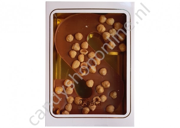 Tosca letter S met Hele Hazelnoten melk